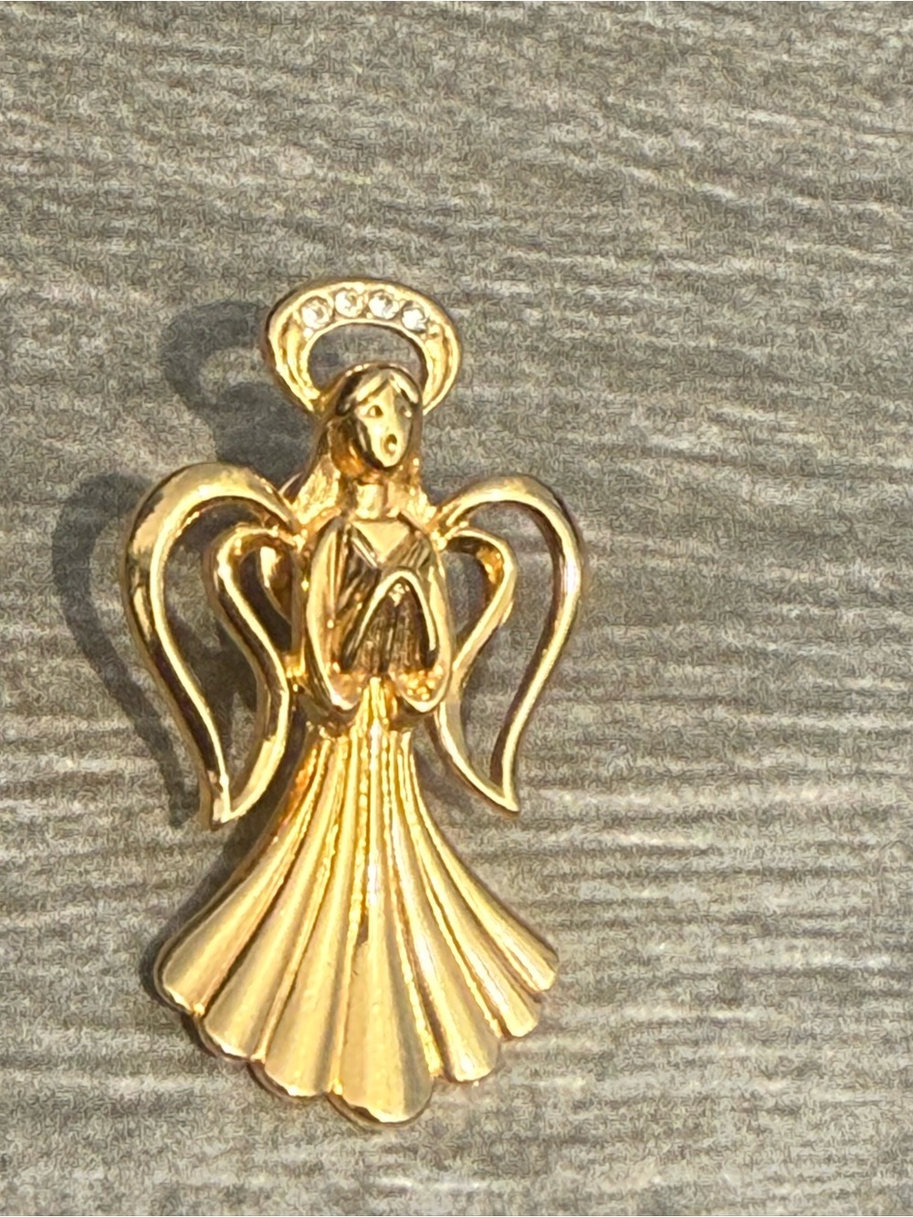 EUC Vintage Avon Gold Rhinestone " Heavenly Angel Pin " Brooch - Picture 6 of 6